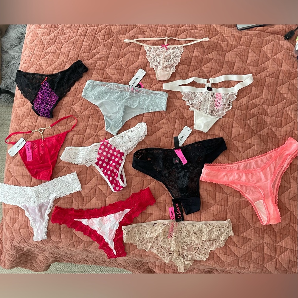 La senza size M assorted thong underwear new - selling as a pack!